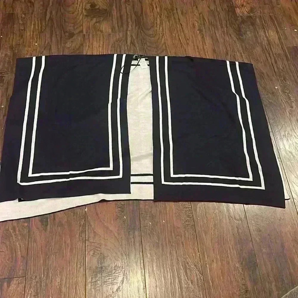 Lauren Ralph Lauren Jet Setter Ruana - Picture 4 of 6